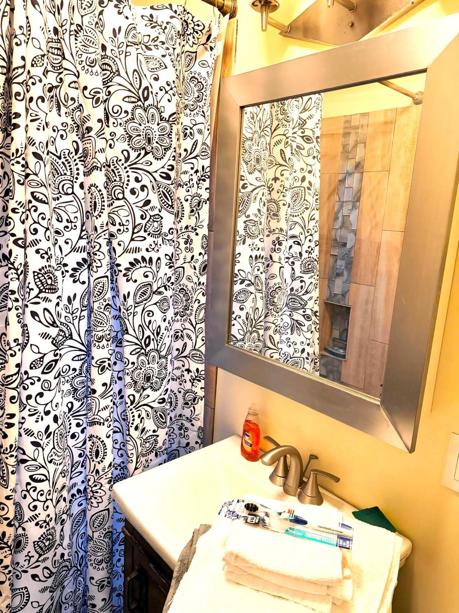 Fully Equipped Cozy 4/5 Br Apartment Chicago Exterior foto