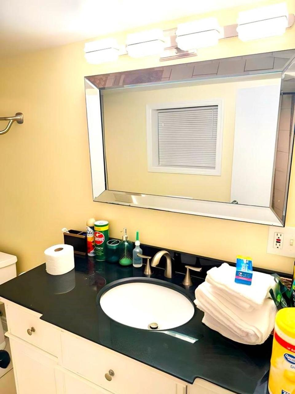 Fully Equipped Cozy 4/5 Br Apartment Chicago Exterior foto