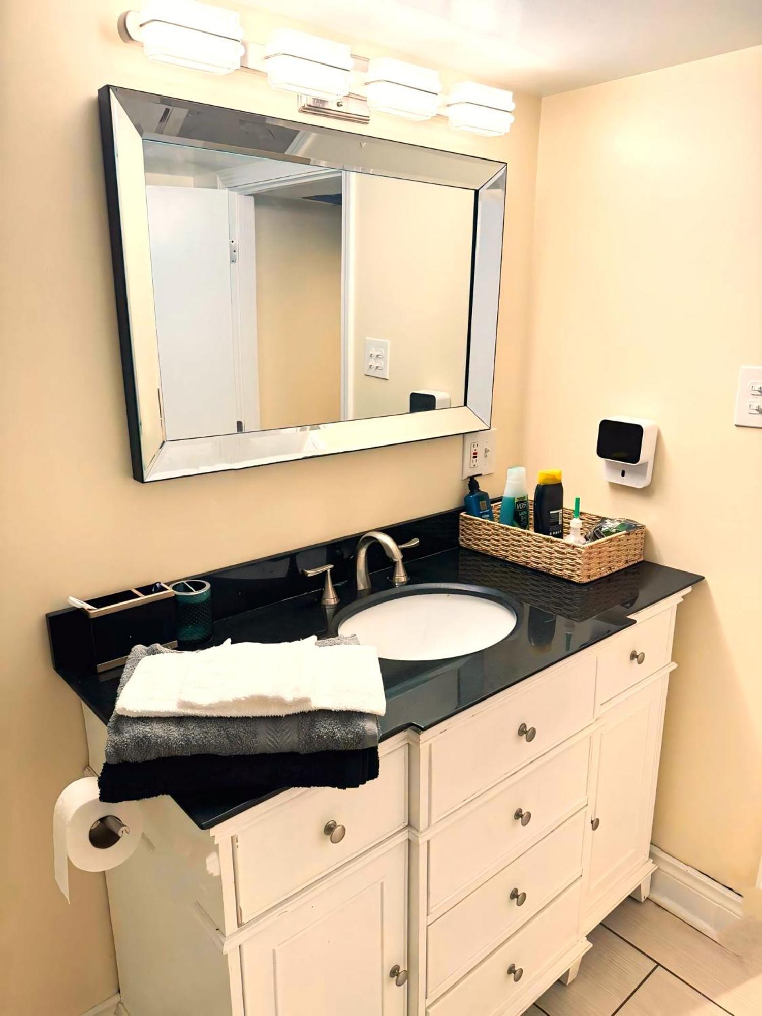 Fully Equipped Cozy 4/5 Br Apartment Chicago Exterior foto